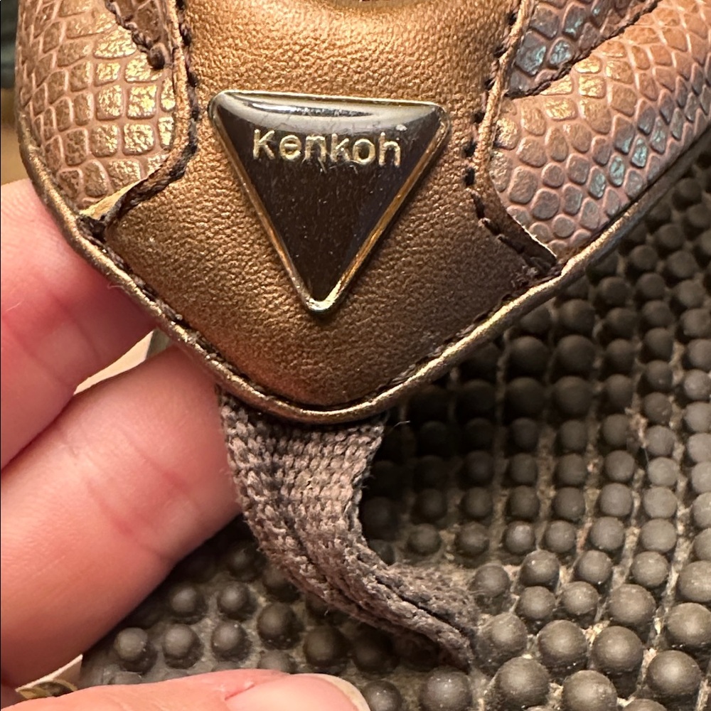 Gold Brown kenkoh flip flops - Picture 5 of 6